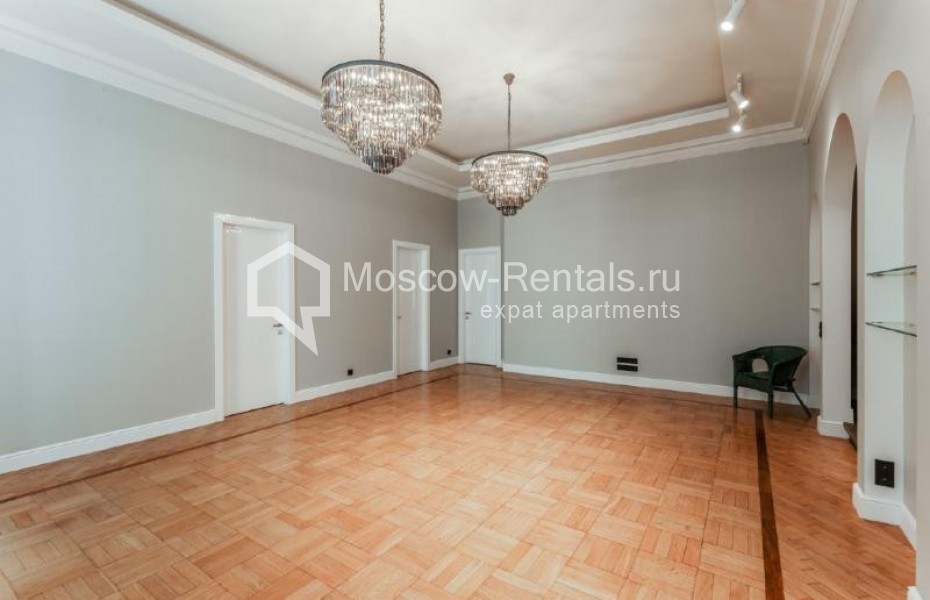 Photo #3 4-room (3 BR) apartment for <a href="http://moscow-rentals.ru/en/articles/long-term-rent" target="_blank">a long-term</a> rent
 in Russia, Moscow, Petrovka str, 17