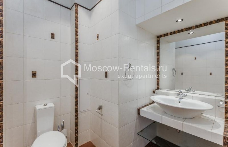 Photo #15 4-room (3 BR) apartment for <a href="http://moscow-rentals.ru/en/articles/long-term-rent" target="_blank">a long-term</a> rent
 in Russia, Moscow, Petrovka str, 17