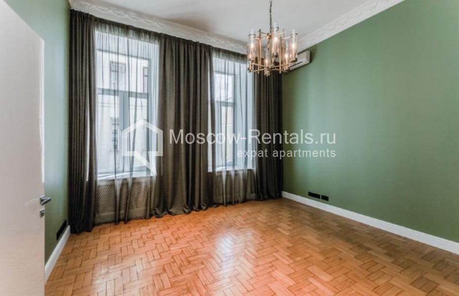Photo #8 4-room (3 BR) apartment for <a href="http://moscow-rentals.ru/en/articles/long-term-rent" target="_blank">a long-term</a> rent
 in Russia, Moscow, Petrovka str, 17