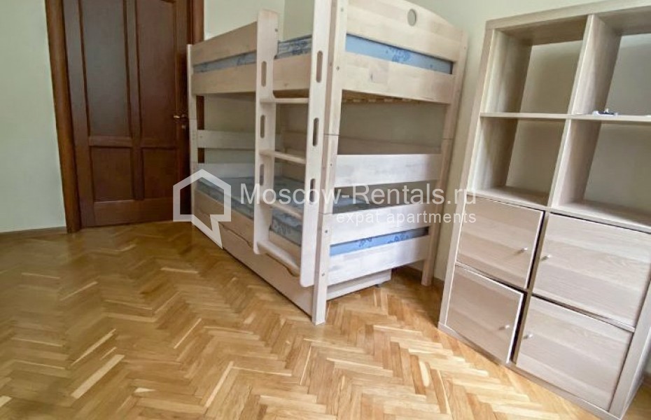 Photo #8 3-room (2 BR) apartment for <a href="http://moscow-rentals.ru/en/articles/long-term-rent" target="_blank">a long-term</a> rent
 in Russia, Moscow, Zoologicheskyi lane, 8