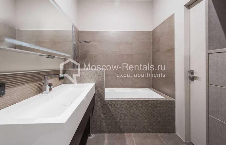 Photo #12 4-room (3 BR) apartment for <a href="http://moscow-rentals.ru/en/articles/long-term-rent" target="_blank">a long-term</a> rent
 in Russia, Moscow, Nikitskyi blv, 12