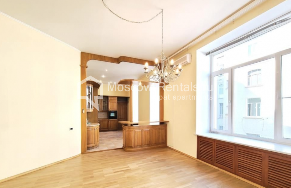 Photo #2 5-room (4 BR) apartment for <a href="http://moscow-rentals.ru/en/articles/long-term-rent" target="_blank">a long-term</a> rent
 in Russia, Moscow, Krivokolennyi lane, 7