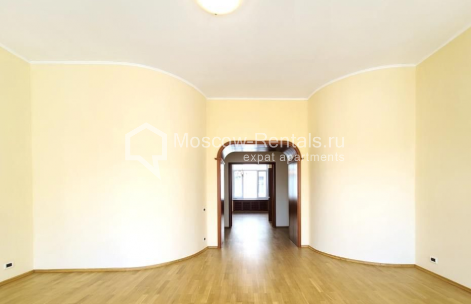 Photo #6 5-room (4 BR) apartment for <a href="http://moscow-rentals.ru/en/articles/long-term-rent" target="_blank">a long-term</a> rent
 in Russia, Moscow, Krivokolennyi lane, 7