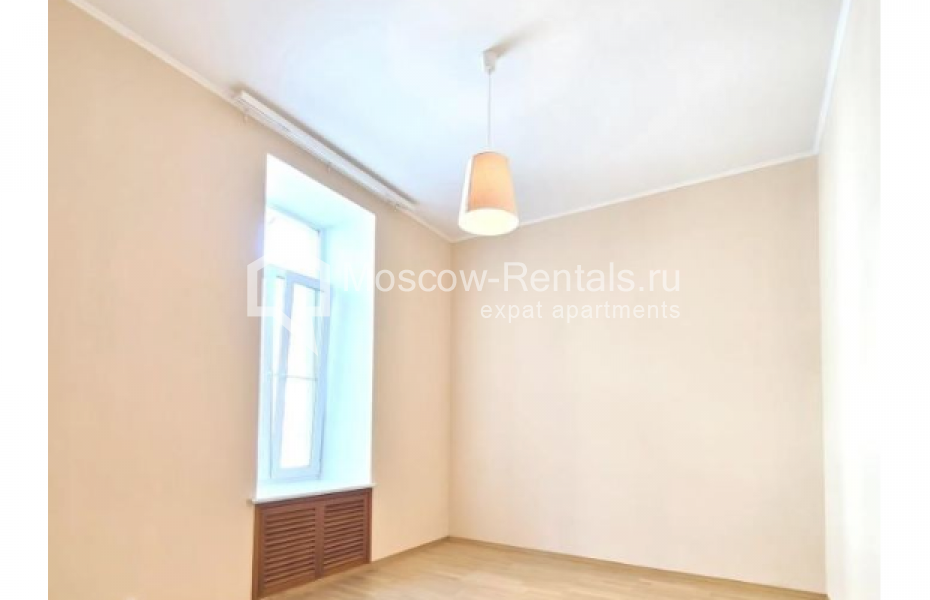 Photo #7 5-room (4 BR) apartment for <a href="http://moscow-rentals.ru/en/articles/long-term-rent" target="_blank">a long-term</a> rent
 in Russia, Moscow, Krivokolennyi lane, 7