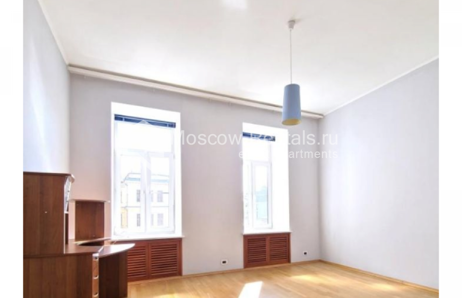 Photo #8 5-room (4 BR) apartment for <a href="http://moscow-rentals.ru/en/articles/long-term-rent" target="_blank">a long-term</a> rent
 in Russia, Moscow, Krivokolennyi lane, 7