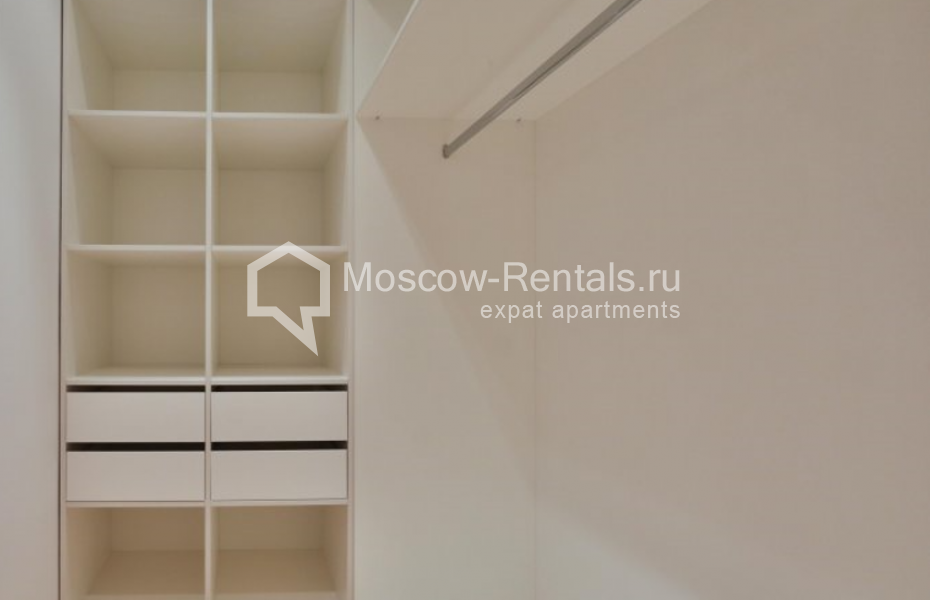 Photo #4 2-room (1 BR) apartment for <a href="http://moscow-rentals.ru/en/articles/long-term-rent" target="_blank">a long-term</a> rent
 in Russia, Moscow, Nikolskaya str, 10/2С2б