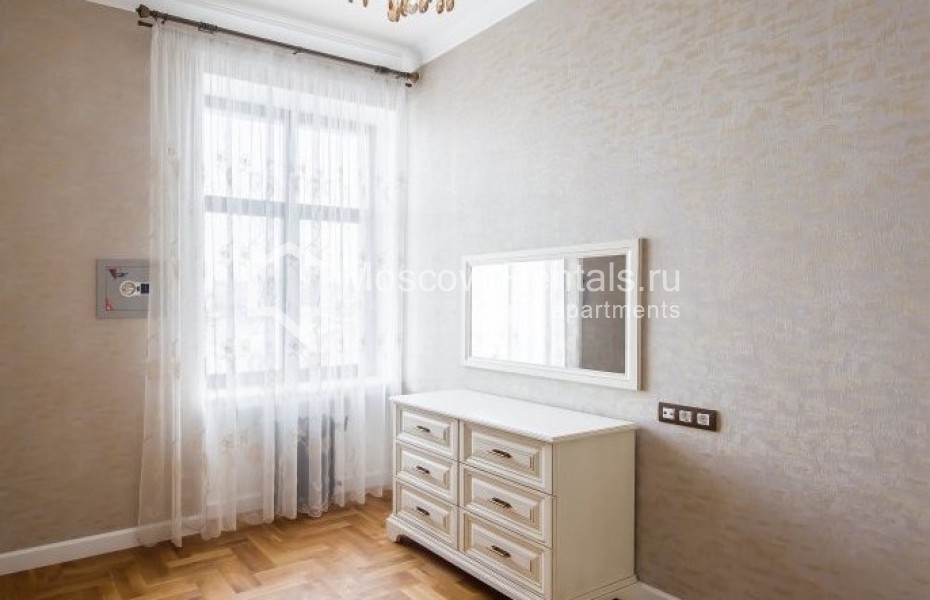 Photo #5 2-room (1 BR) apartment for <a href="http://moscow-rentals.ru/en/articles/long-term-rent" target="_blank">a long-term</a> rent
 in Russia, Moscow, B. Dmitrovka str, 7/5С2