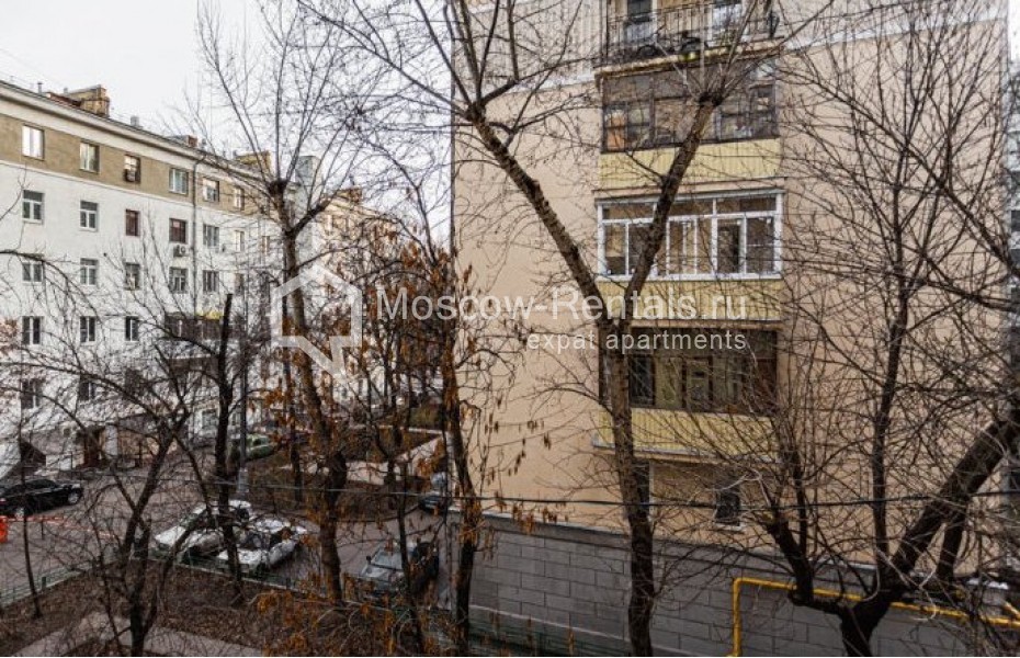 Photo #19 3-room (2 BR) apartment for <a href="http://moscow-rentals.ru/en/articles/long-term-rent" target="_blank">a long-term</a> rent
 in Russia, Moscow, Smolenskyi blv, 15