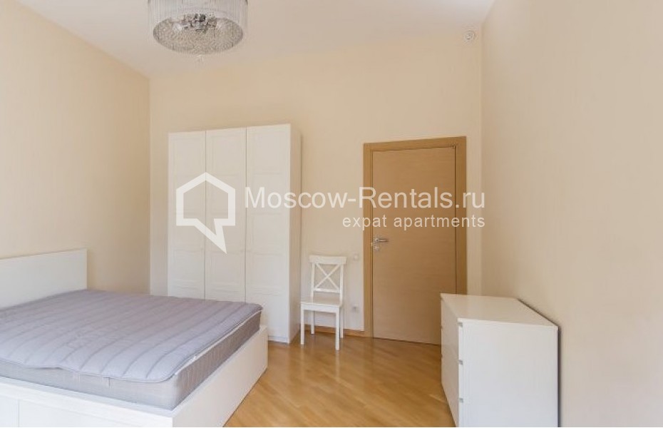Photo #6 4-room (3 BR) apartment for <a href="http://moscow-rentals.ru/en/articles/long-term-rent" target="_blank">a long-term</a> rent
 in Russia, Moscow, Leontievskyi lane, 11