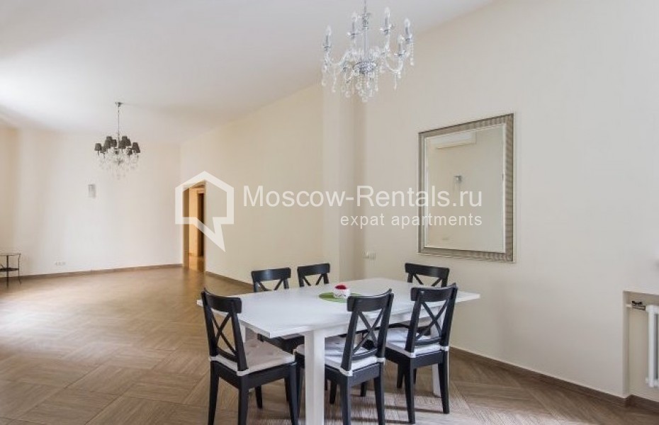 Photo #3 4-room (3 BR) apartment for <a href="http://moscow-rentals.ru/en/articles/long-term-rent" target="_blank">a long-term</a> rent
 in Russia, Moscow, Leontievskyi lane, 11