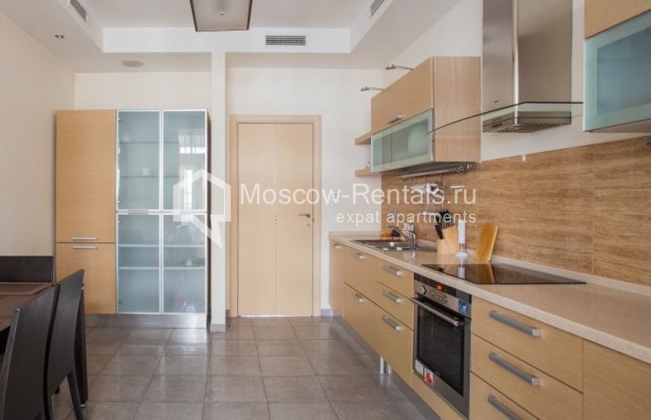 Photo #6 3-room (2 BR) apartment for <a href="http://moscow-rentals.ru/en/articles/long-term-rent" target="_blank">a long-term</a> rent
 in Russia, Moscow, B. Yakimanka str, 22К3