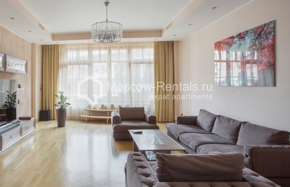 Photo #1 3-room (2 BR) apartment for <a href="http://moscow-rentals.ru/en/articles/long-term-rent" target="_blank">a long-term</a> rent
 in Russia, Moscow, B. Yakimanka str, 22К3