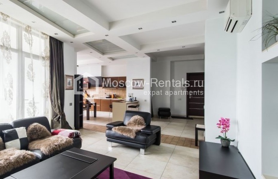 Photo #1 3-room (2 BR) apartment for <a href="http://moscow-rentals.ru/en/articles/long-term-rent" target="_blank">a long-term</a> rent
 in Russia, Moscow, Shabolovka str, 10К1