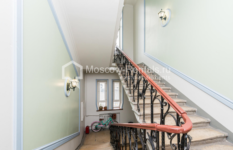 Photo #16 4-room (3 BR) apartment for <a href="http://moscow-rentals.ru/en/articles/long-term-rent" target="_blank">a long-term</a> rent
 in Russia, Moscow, Brusov lane, 6