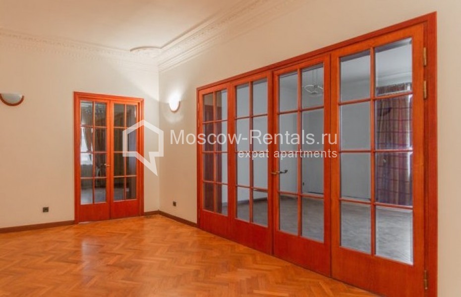 Photo #10 4-room (3 BR) apartment for <a href="http://moscow-rentals.ru/en/articles/long-term-rent" target="_blank">a long-term</a> rent
 in Russia, Moscow, Plotnikov lane, 13