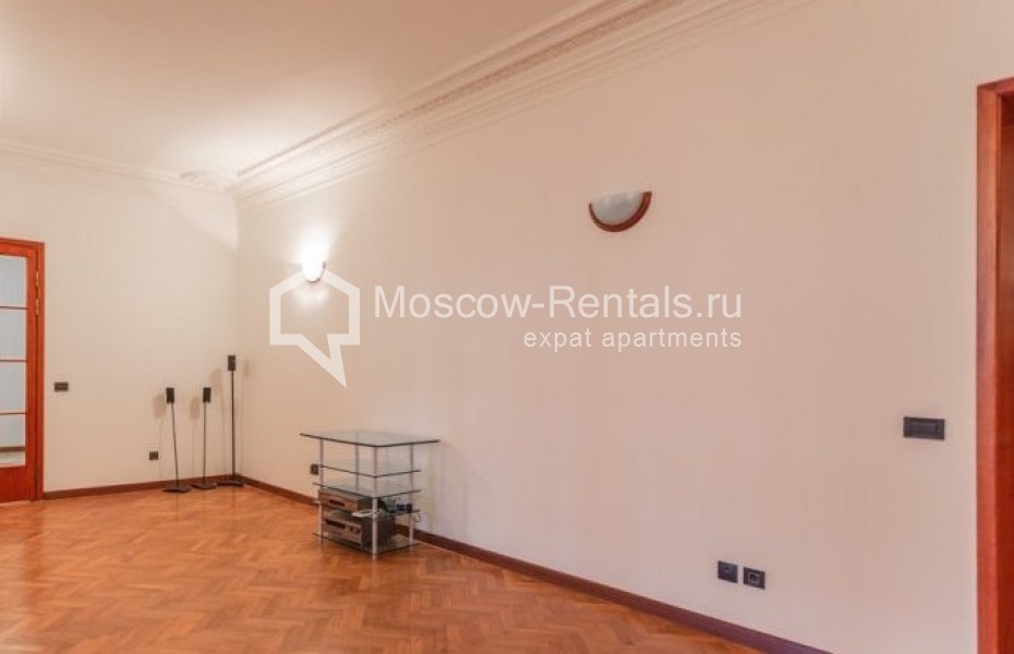 Photo #4 4-room (3 BR) apartment for <a href="http://moscow-rentals.ru/en/articles/long-term-rent" target="_blank">a long-term</a> rent
 in Russia, Moscow, Plotnikov lane, 13