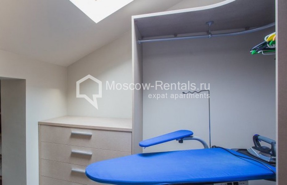 Photo #12 4-room (3 BR) apartment for <a href="http://moscow-rentals.ru/en/articles/long-term-rent" target="_blank">a long-term</a> rent
 in Russia, Moscow, B. Patriarshyi lane, 4