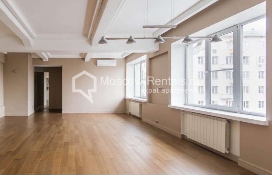 Photo #1 5-room (4 BR) apartment for <a href="http://moscow-rentals.ru/en/articles/long-term-rent" target="_blank">a long-term</a> rent
 in Russia, Moscow, B. Patriarshi lane, 8