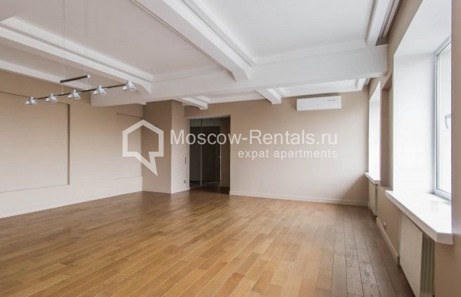 Photo #2 5-room (4 BR) apartment for <a href="http://moscow-rentals.ru/en/articles/long-term-rent" target="_blank">a long-term</a> rent
 in Russia, Moscow, B. Patriarshi lane, 8