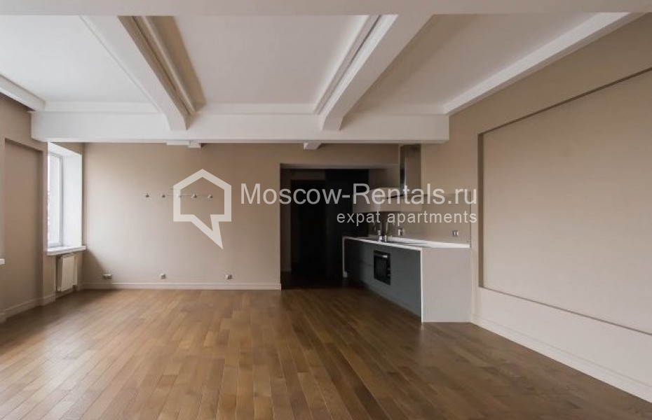 Photo #4 5-room (4 BR) apartment for <a href="http://moscow-rentals.ru/en/articles/long-term-rent" target="_blank">a long-term</a> rent
 in Russia, Moscow, B. Patriarshi lane, 8