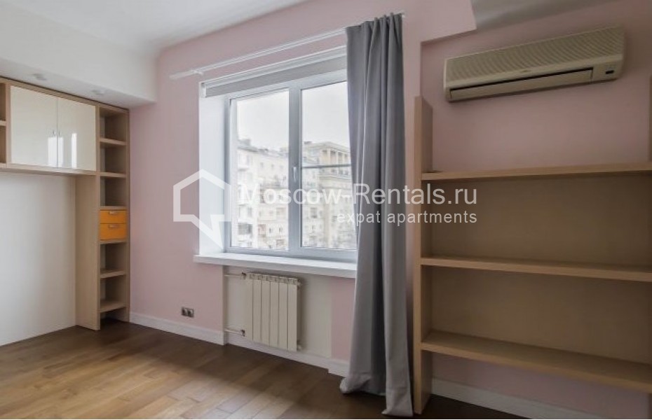 Photo #8 5-room (4 BR) apartment for <a href="http://moscow-rentals.ru/en/articles/long-term-rent" target="_blank">a long-term</a> rent
 in Russia, Moscow, B. Patriarshi lane, 8