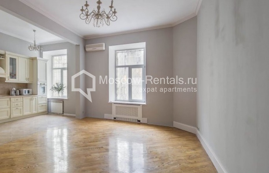 Photo #1 5-room (4 BR) apartment for <a href="http://moscow-rentals.ru/en/articles/long-term-rent" target="_blank">a long-term</a> rent
 in Russia, Moscow, M. Bronnaya str, 31/13С3