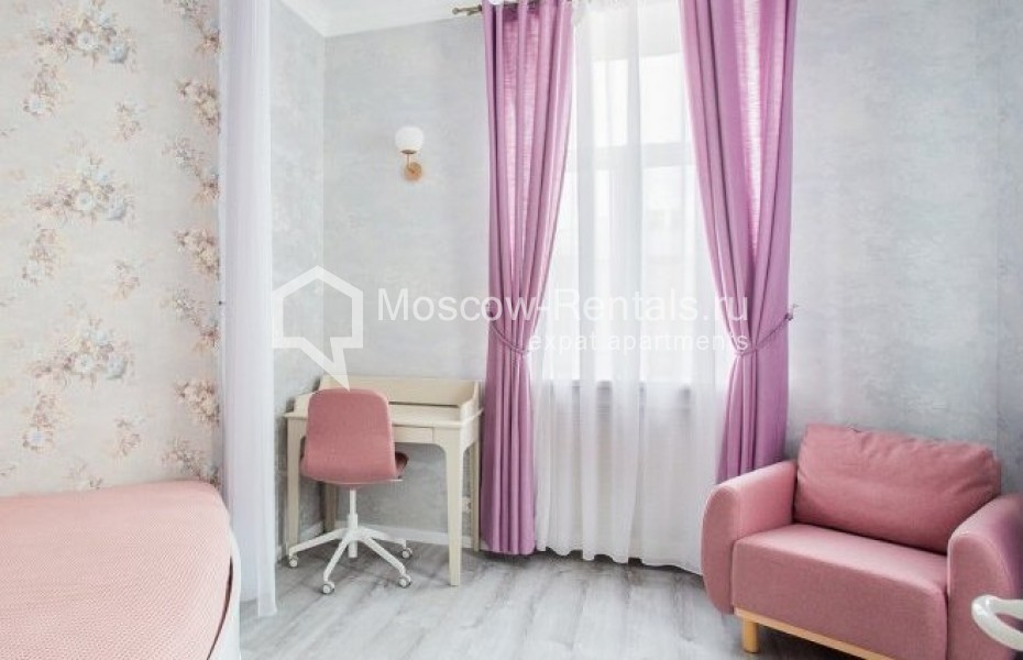 Photo #11 4-room (3 BR) apartment for <a href="http://moscow-rentals.ru/en/articles/long-term-rent" target="_blank">a long-term</a> rent
 in Russia, Moscow, Myasnitskaya str, 17С2