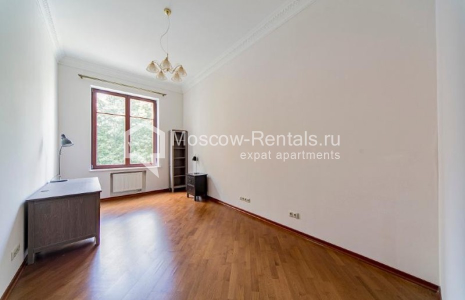 Photo #10 4-room (3 BR) apartment for <a href="http://moscow-rentals.ru/en/articles/long-term-rent" target="_blank">a long-term</a> rent
 in Russia, Moscow, Gogolevskyi blv, 29