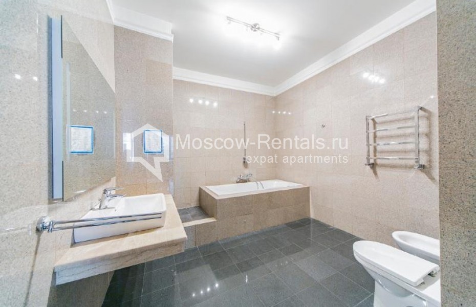 Photo #16 4-room (3 BR) apartment for <a href="http://moscow-rentals.ru/en/articles/long-term-rent" target="_blank">a long-term</a> rent
 in Russia, Moscow, Gogolevskyi blv, 29