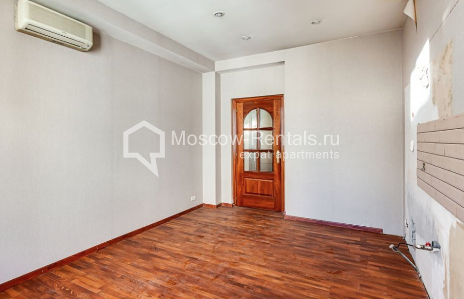 Photo #5 6-room (5 BR) apartment for <a href="http://moscow-rentals.ru/en/articles/long-term-rent" target="_blank">a long-term</a> rent
 in Russia, Moscow, B. Yakimanka str, 17/2С2