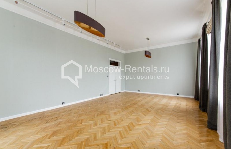Photo #6 5-room (4 BR) apartment for <a href="http://moscow-rentals.ru/en/articles/long-term-rent" target="_blank">a long-term</a> rent
 in Russia, Moscow, Spiridonovka str, 38
