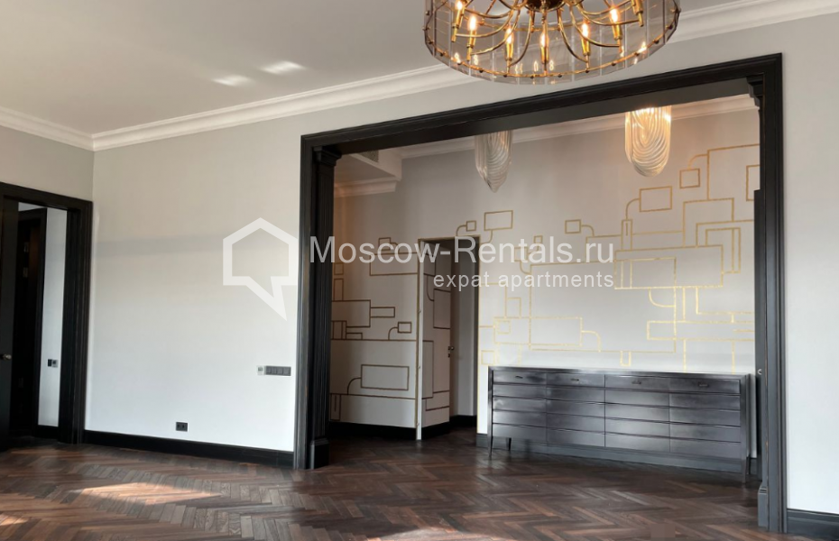 Photo #3 4-room (3 BR) apartment for <a href="http://moscow-rentals.ru/en/articles/long-term-rent" target="_blank">a long-term</a> rent
 in Russia, Moscow, Tverskaya str, 28К1