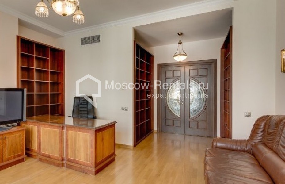 Photo #12 4-room (3 BR) apartment for <a href="http://moscow-rentals.ru/en/articles/long-term-rent" target="_blank">a long-term</a> rent
 in Russia, Moscow, 1st Zachatievskyi lane, 5