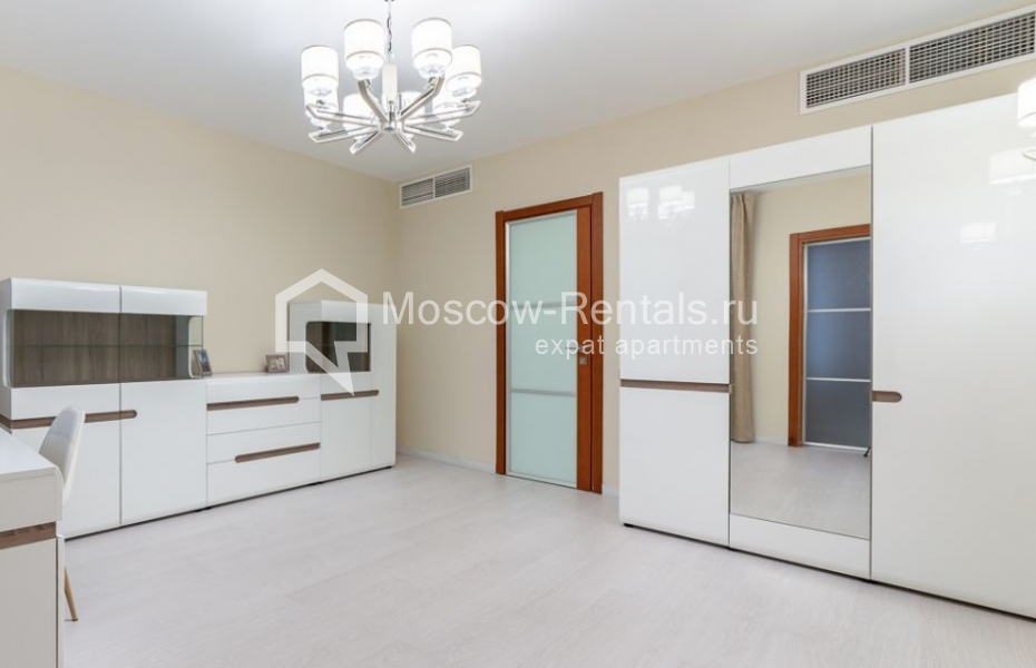 Photo #14 4-room (3 BR) apartment for <a href="http://moscow-rentals.ru/en/articles/long-term-rent" target="_blank">a long-term</a> rent
 in Russia, Moscow, 4th Tverskaya-Yamskaya str, 22