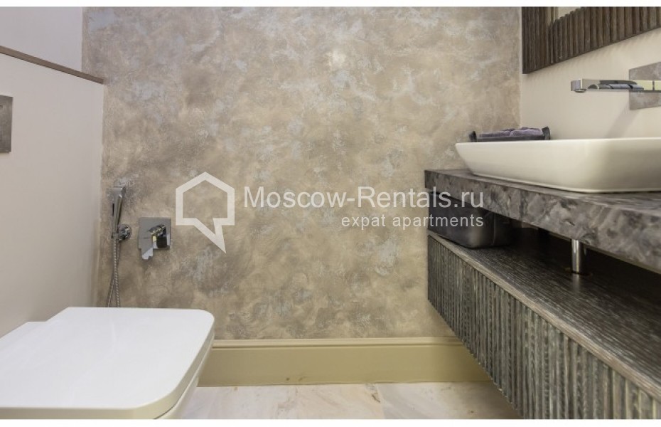 Photo #17 4-room (3 BR) apartment for <a href="http://moscow-rentals.ru/en/articles/long-term-rent" target="_blank">a long-term</a> rent
 in Russia, Moscow, 3rd Yamsogo Polya, 9