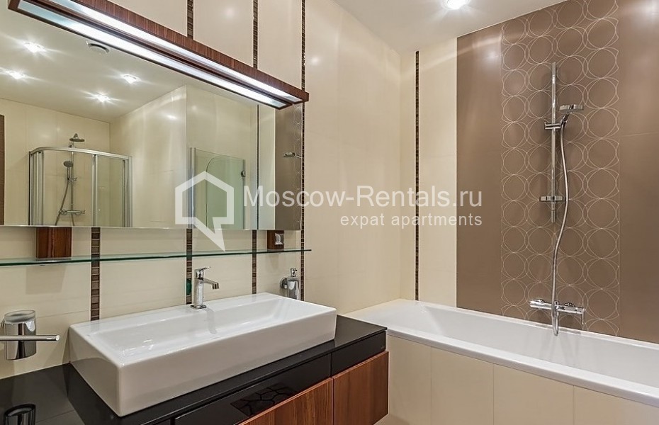 Photo #11 3-room (2 BR) apartment for <a href="http://moscow-rentals.ru/en/articles/long-term-rent" target="_blank">a long-term</a> rent
 in Russia, Moscow, Mosfilmovskaya str, 70 bld 1
