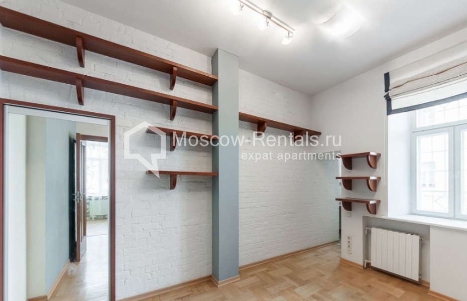 Photo #10 4-room (3 BR) apartment for <a href="http://moscow-rentals.ru/en/articles/long-term-rent" target="_blank">a long-term</a> rent
 in Russia, Moscow, Kalashnyi lane, 7