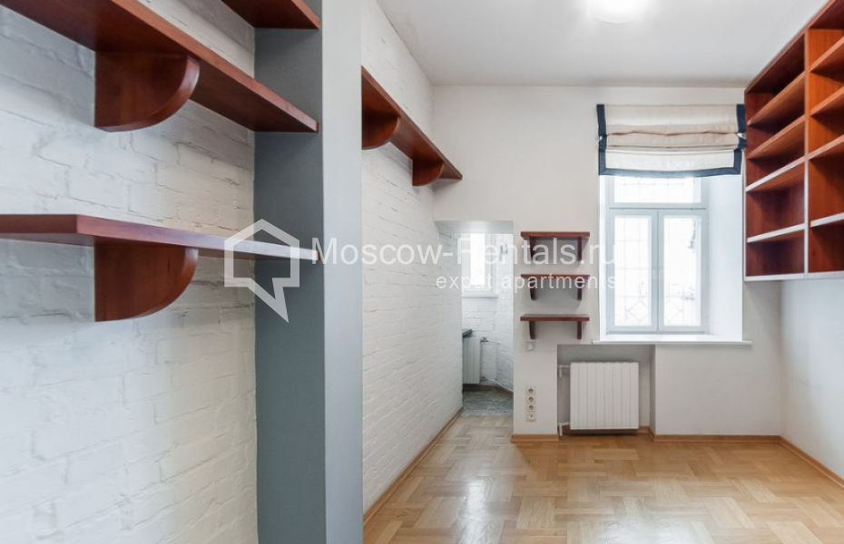 Photo #9 4-room (3 BR) apartment for <a href="http://moscow-rentals.ru/en/articles/long-term-rent" target="_blank">a long-term</a> rent
 in Russia, Moscow, Kalashnyi lane, 7