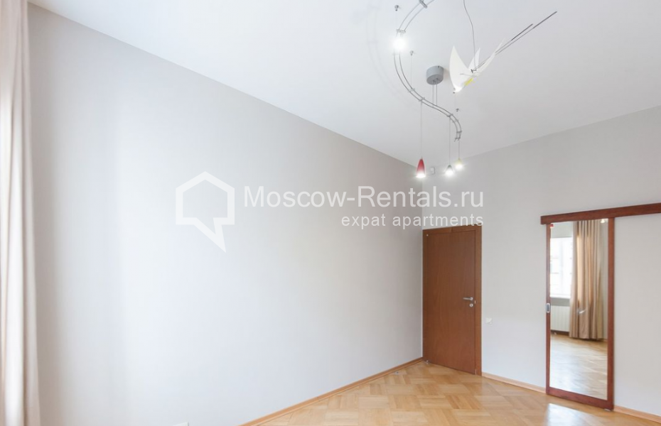 Photo #15 4-room (3 BR) apartment for <a href="http://moscow-rentals.ru/en/articles/long-term-rent" target="_blank">a long-term</a> rent
 in Russia, Moscow, Kalashnyi lane, 7