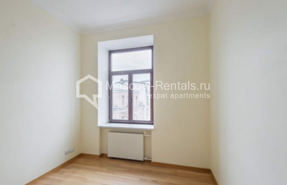 Photo #6 4-room (3 BR) apartment for <a href="http://moscow-rentals.ru/en/articles/long-term-rent" target="_blank">a long-term</a> rent
 in Russia, Moscow, Ostozhenka str, 5