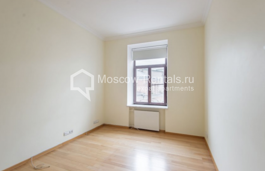 Photo #8 4-room (3 BR) apartment for <a href="http://moscow-rentals.ru/en/articles/long-term-rent" target="_blank">a long-term</a> rent
 in Russia, Moscow, Ostozhenka str, 5