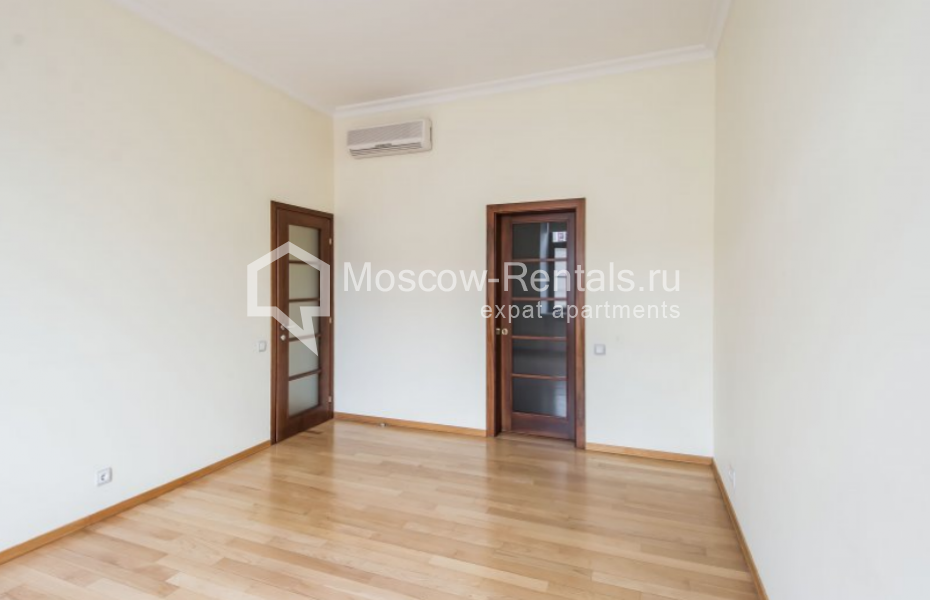 Photo #9 4-room (3 BR) apartment for <a href="http://moscow-rentals.ru/en/articles/long-term-rent" target="_blank">a long-term</a> rent
 in Russia, Moscow, Ostozhenka str, 5