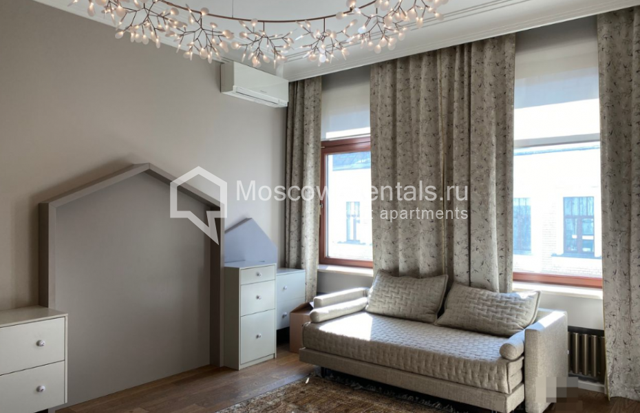 Photo #14 3-room (2 BR) apartment for <a href="http://moscow-rentals.ru/en/articles/long-term-rent" target="_blank">a long-term</a> rent
 in Russia, Moscow, Krivoarbatskyi lane, 16/22