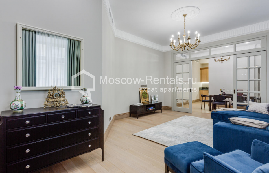 Photo #2 3-room (2 BR) apartment for <a href="http://moscow-rentals.ru/en/articles/long-term-rent" target="_blank">a long-term</a> rent
 in Russia, Moscow, Sivtsev Vrazhek lane, 44/28
