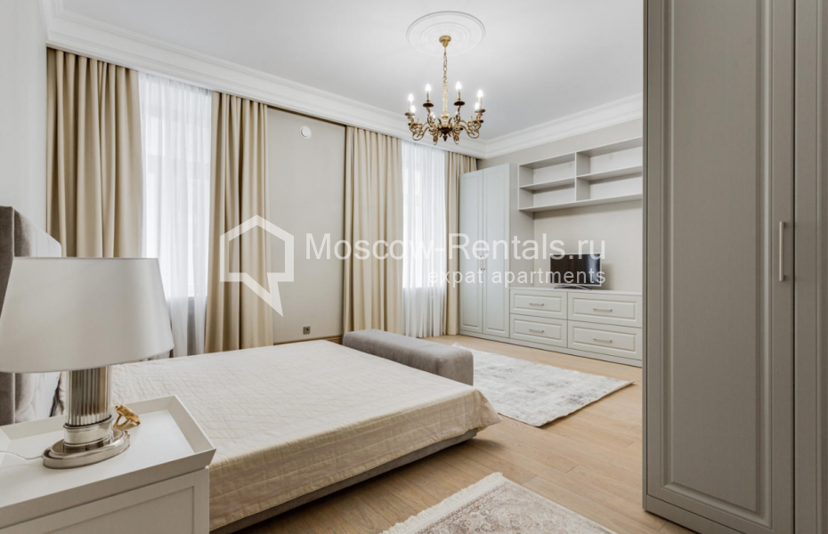 Photo #8 3-room (2 BR) apartment for <a href="http://moscow-rentals.ru/en/articles/long-term-rent" target="_blank">a long-term</a> rent
 in Russia, Moscow, Sivtsev Vrazhek lane, 44/28