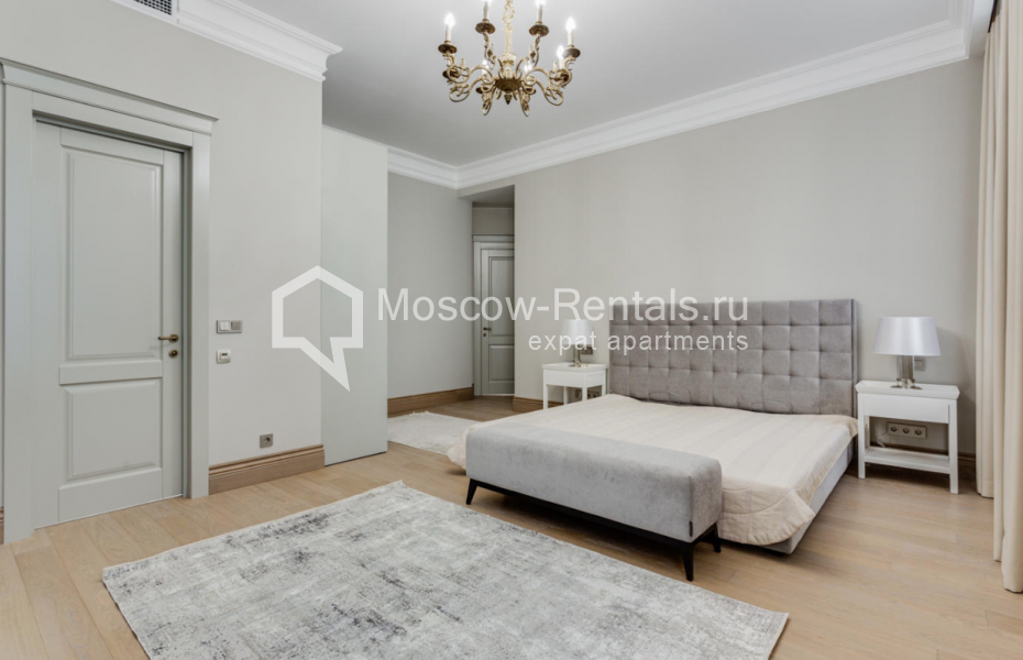 Photo #9 3-room (2 BR) apartment for <a href="http://moscow-rentals.ru/en/articles/long-term-rent" target="_blank">a long-term</a> rent
 in Russia, Moscow, Sivtsev Vrazhek lane, 44/28
