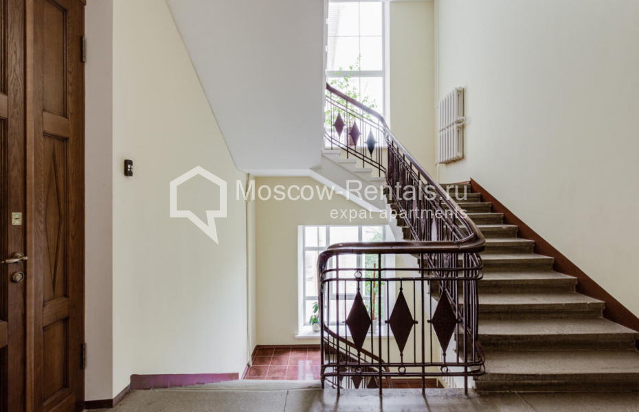 Photo #15 3-room (2 BR) apartment for <a href="http://moscow-rentals.ru/en/articles/long-term-rent" target="_blank">a long-term</a> rent
 in Russia, Moscow, Sivtsev Vrazhek lane, 44/28