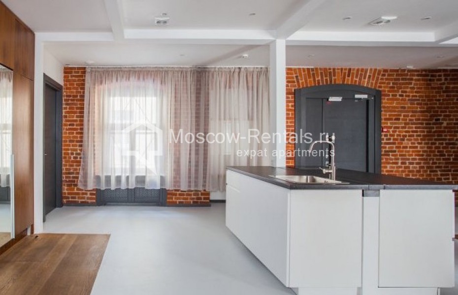 Photo #3 4-room (3 BR) apartment for <a href="http://moscow-rentals.ru/en/articles/long-term-rent" target="_blank">a long-term</a> rent
 in Russia, Moscow, Myasnitskaya str, 24/7С3