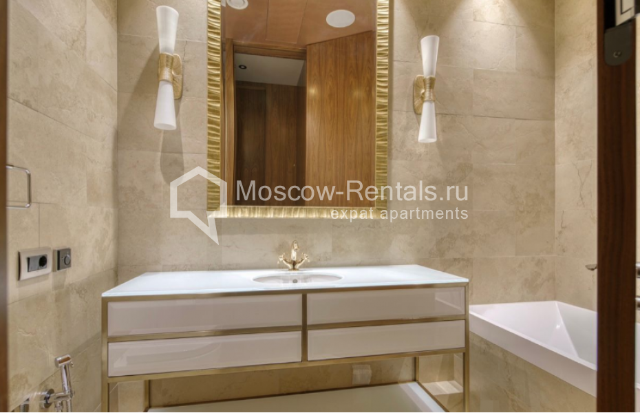 Photo #10 3-room (2 BR) apartment for <a href="http://moscow-rentals.ru/en/articles/long-term-rent" target="_blank">a long-term</a> rent
 in Russia, Moscow, Fadeeva str, 4А