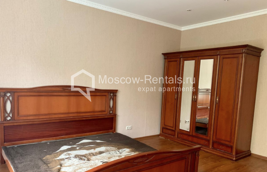 Photo #3 3-room (2 BR) apartment for <a href="http://moscow-rentals.ru/en/articles/long-term-rent" target="_blank">a long-term</a> rent
 in Russia, Moscow, B. Ovchinnikovskyi lane, 12С1
